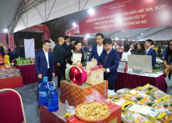 Hà Nội rộn ràng “Xuân Đoàn Kết” với gần 300 gian hàng OCOP và đặc sản ba miền
