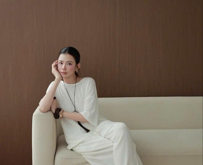 Nguyễn Hồng Vân Anh: Hành trình nâng niu nét đẹp phụ nữ từ trang phục đến chăm sóc diện mạo
